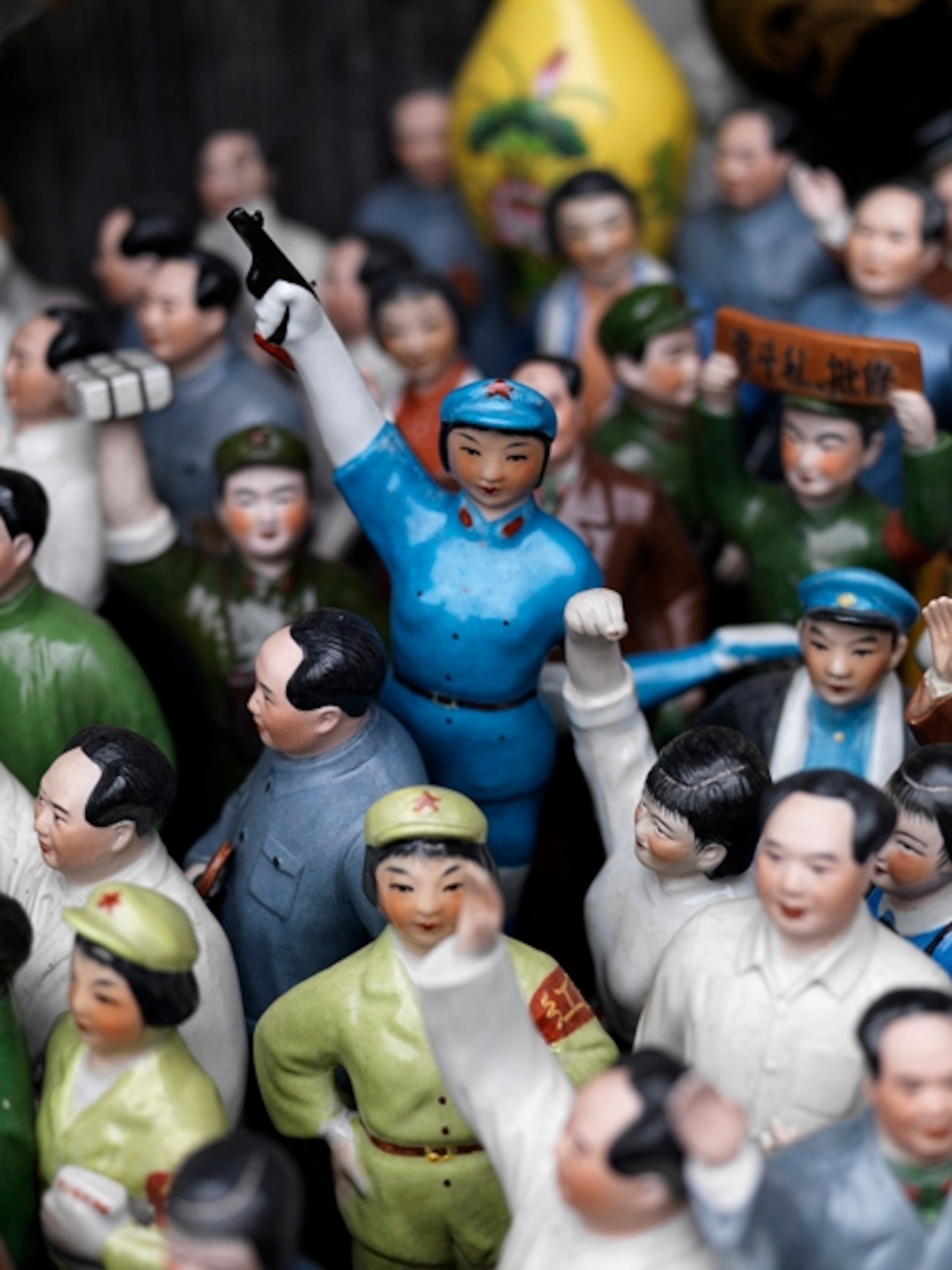 Figurines at market, Dongtai Road, Shanghai