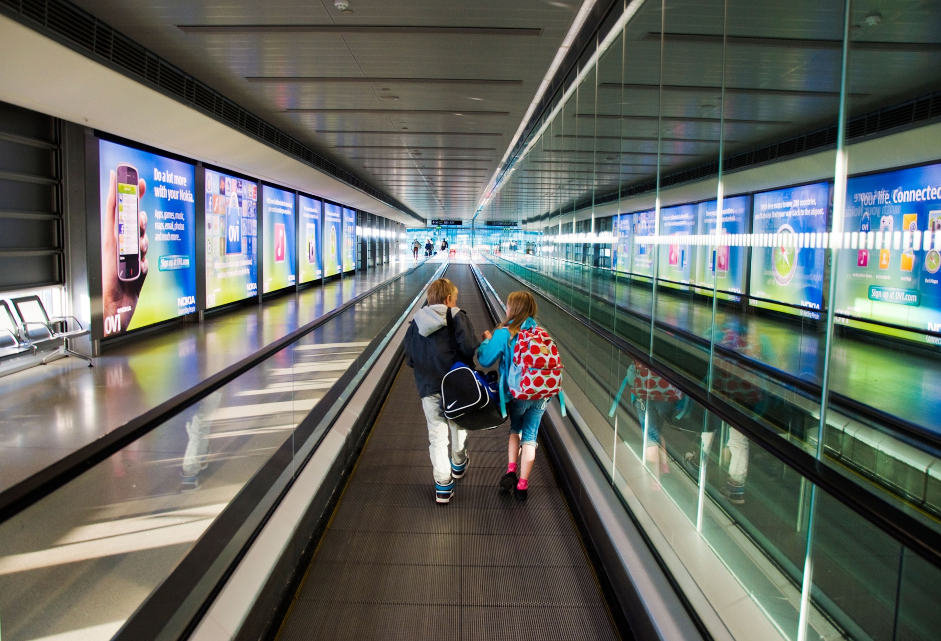 kids in an airport
