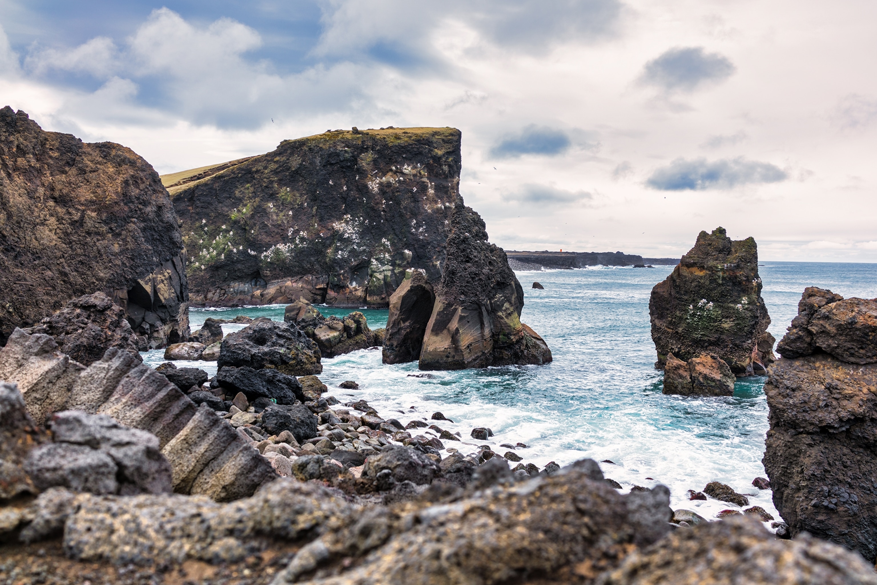 The Reykjanes Peninsula cliffs and ocean