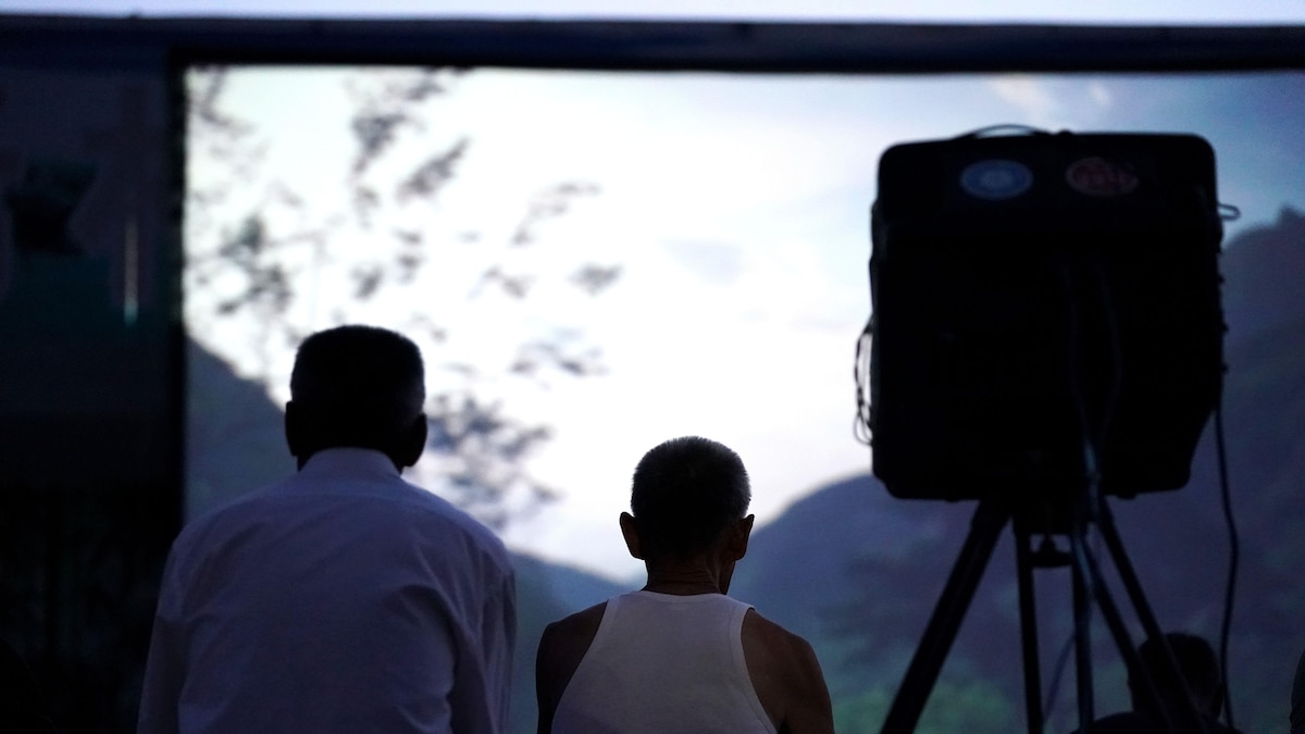Traveling movie 'theaters' that once brought joy to rural China fade in the face of tech - Vimarsana News