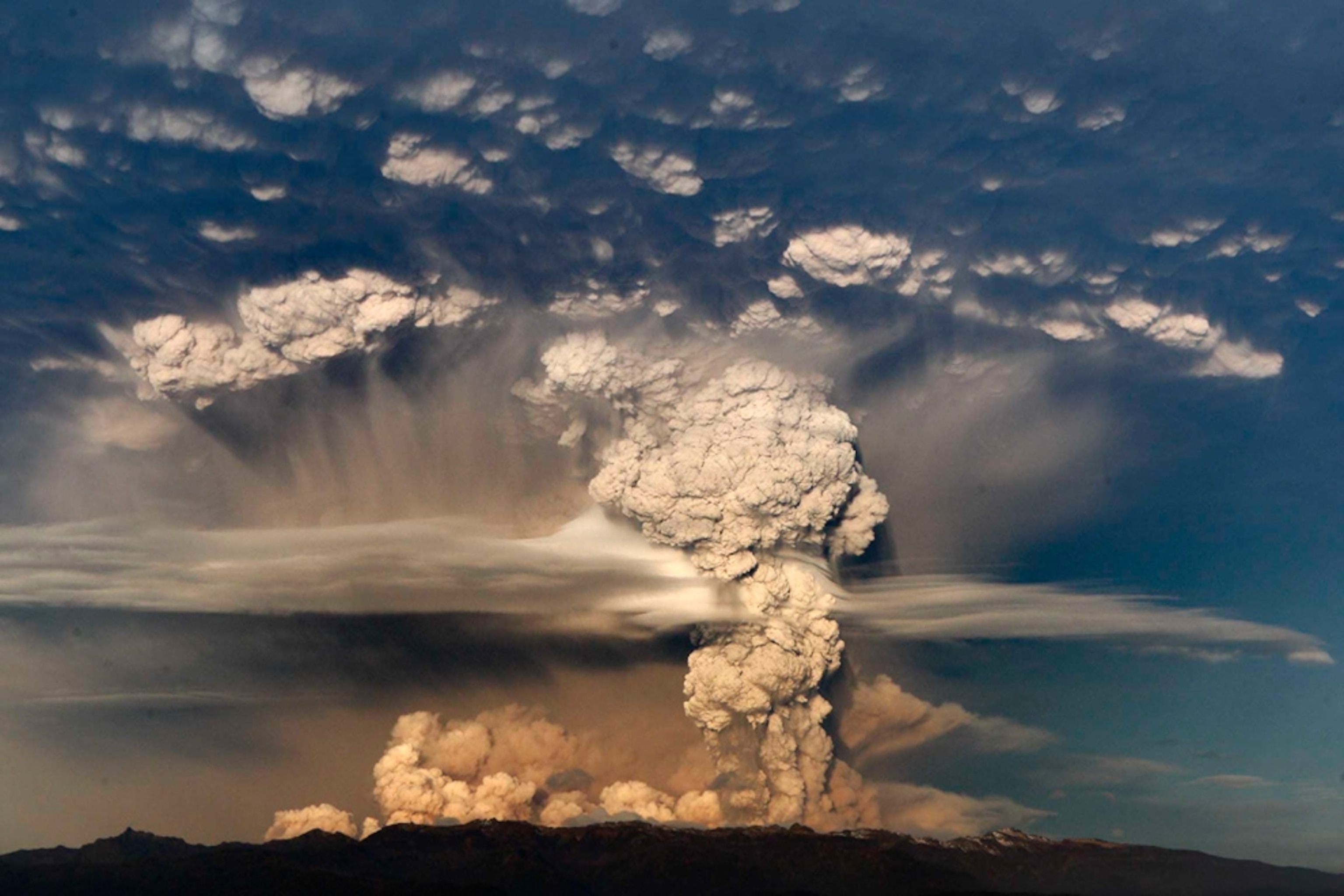 Volcano picture: Puyehue-Cordon Caulle erupting in Chile, for a gallery on volcano tourism