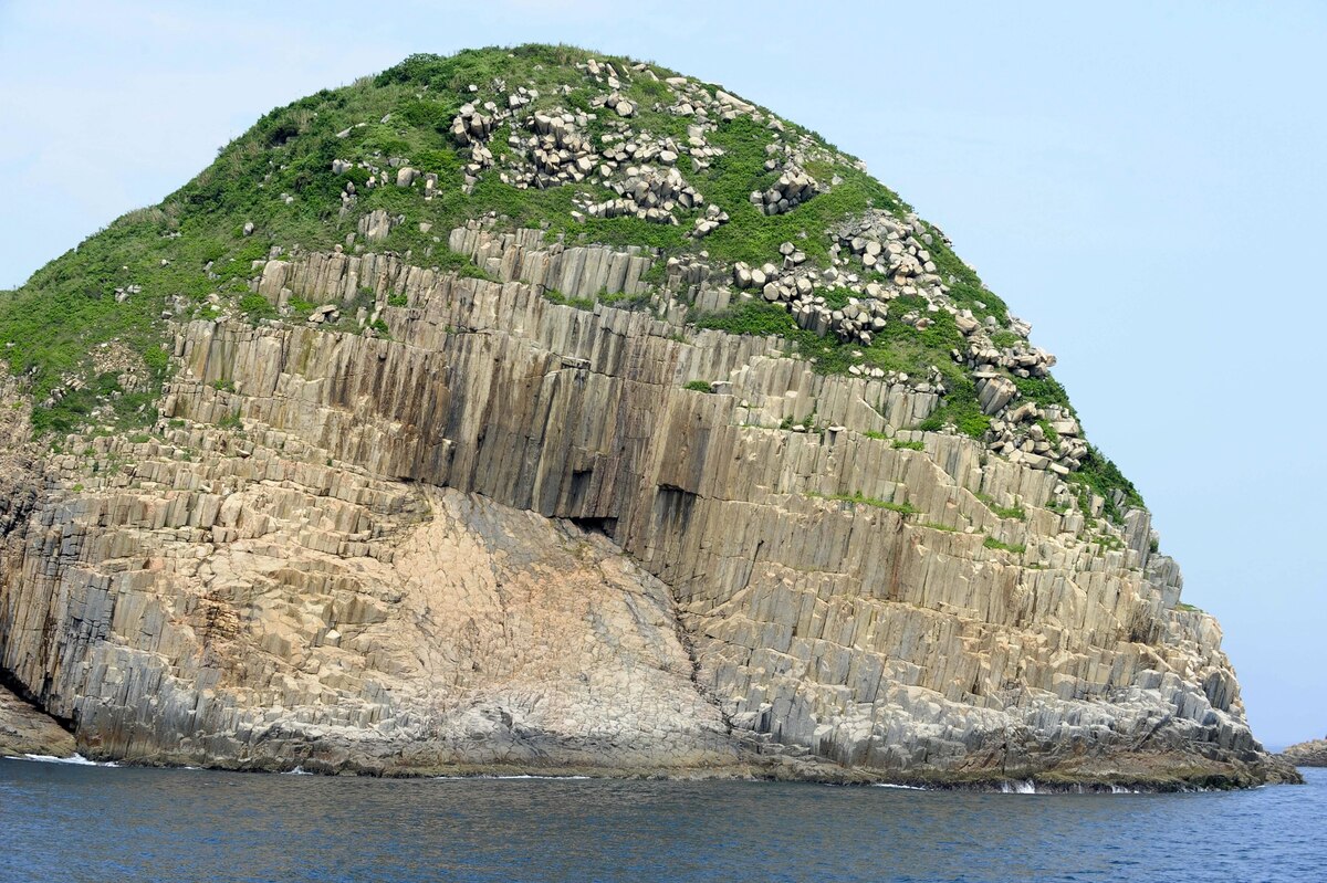 Hexagonal Rocks Hk Pictures: Supervolcano With Hexagonal Rocks Found in Hong Kong