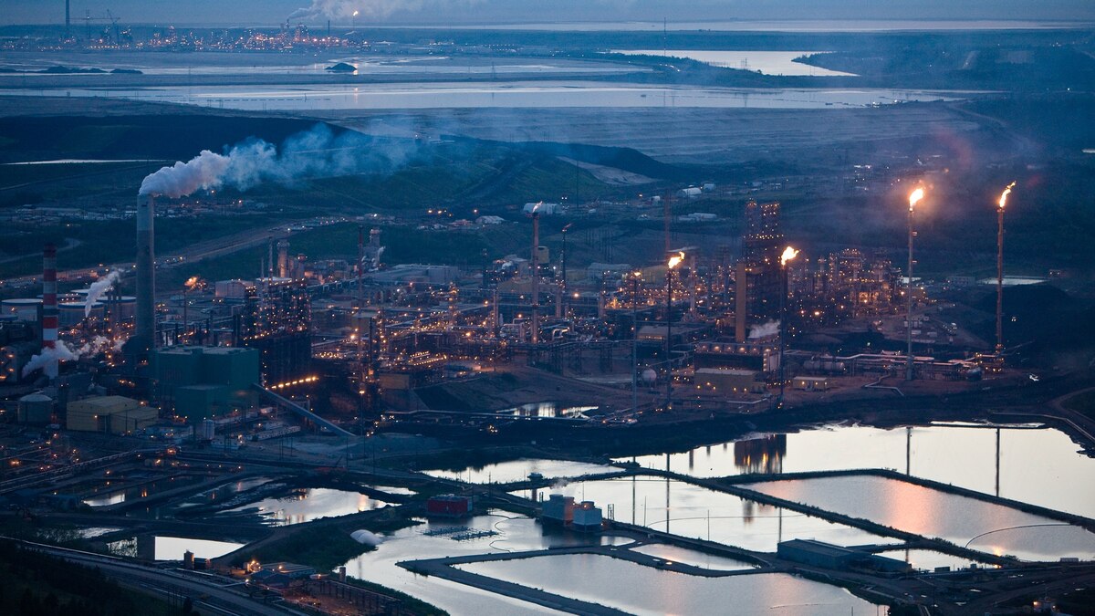Blocked on the Keystone XL, the Oil-Sands Industry Looks East