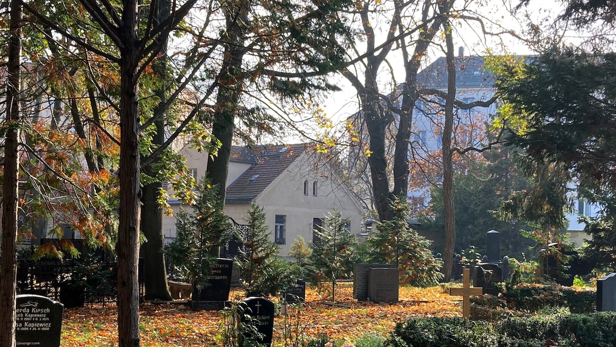 Cemetery cafes are trending in Berlin—here's why
