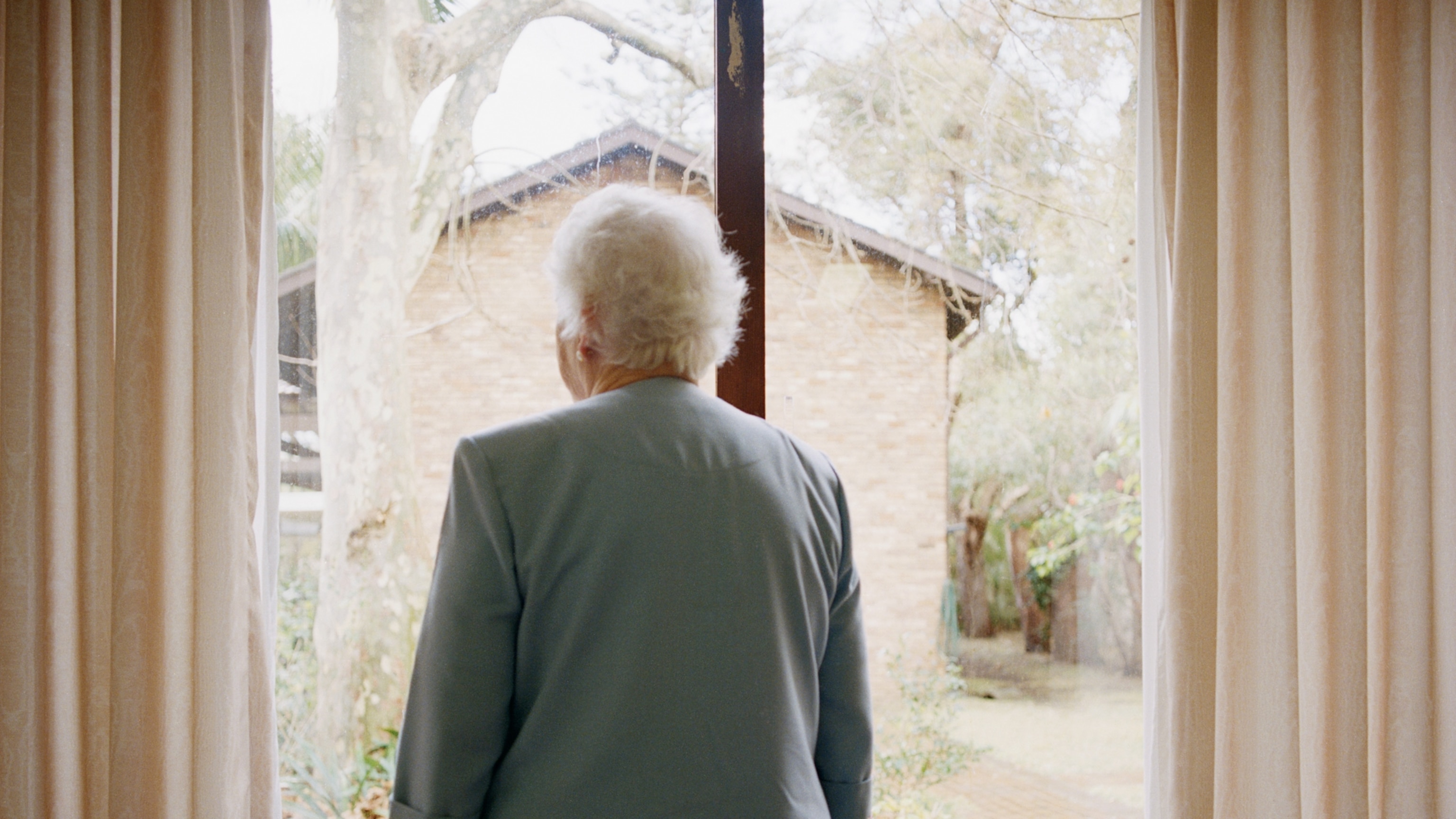 Weaker social ties are linked to an increased dementia risk