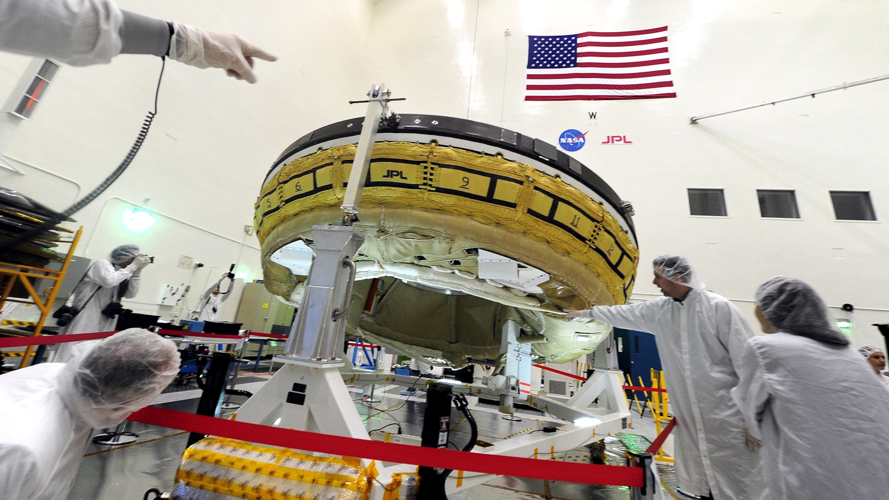 Best Space Pictures of the Week: Flying Saucer, Mars's 