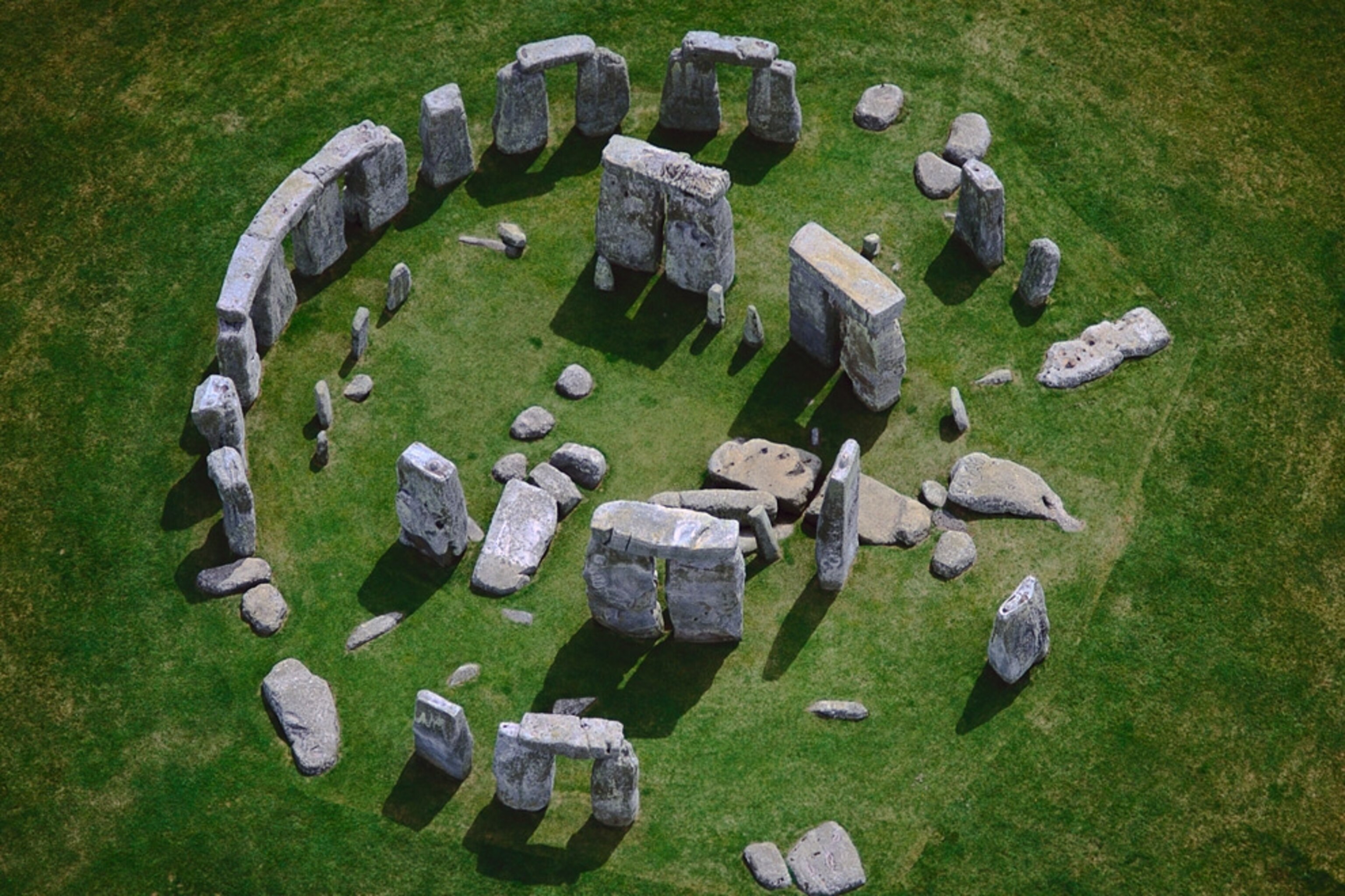 Stonehenge "Hedge" Found, Shielded Secret Rituals?