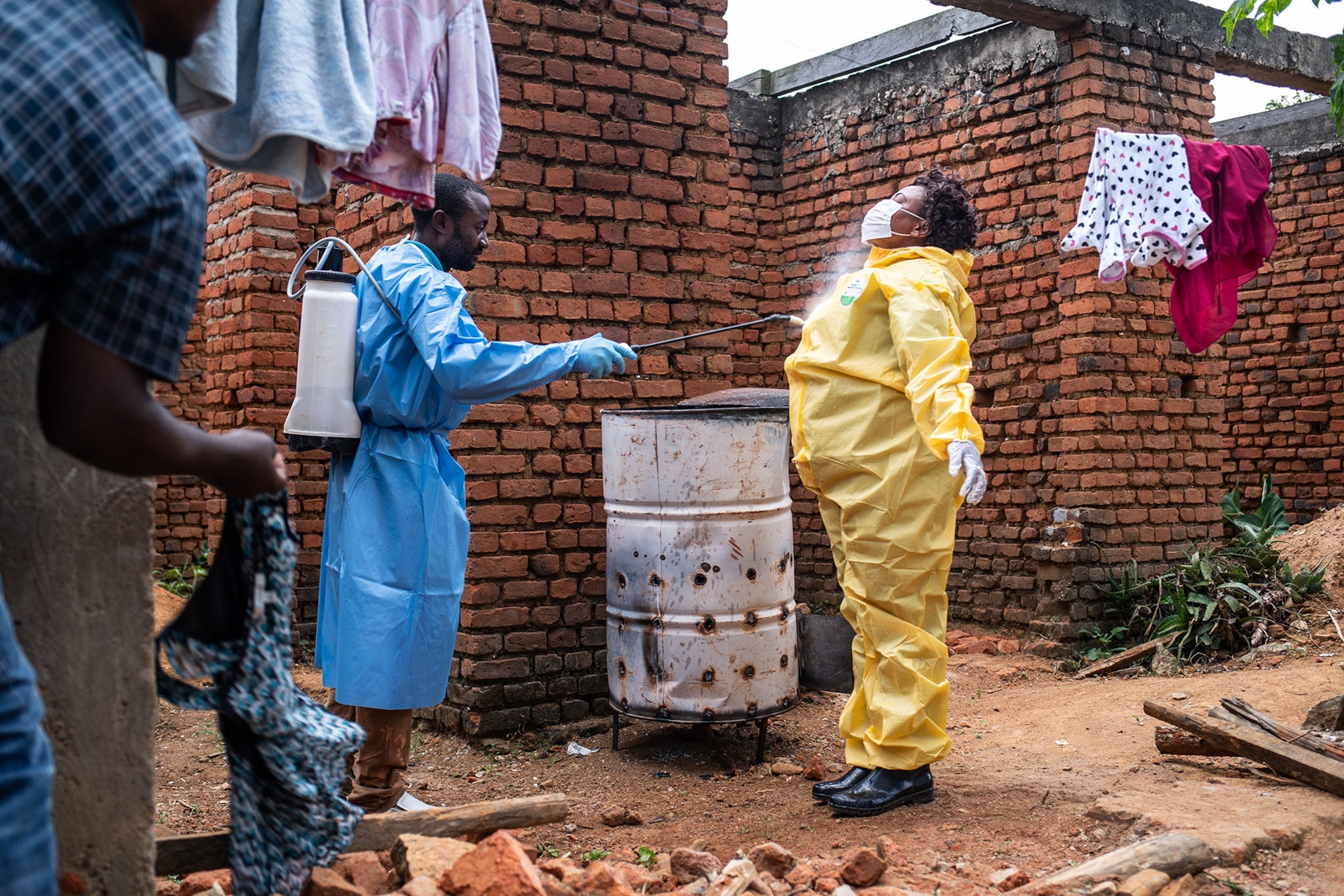 Comparative Analysis of Outbreak Response Factors Comparative Analysis of Outbreak Response Factors