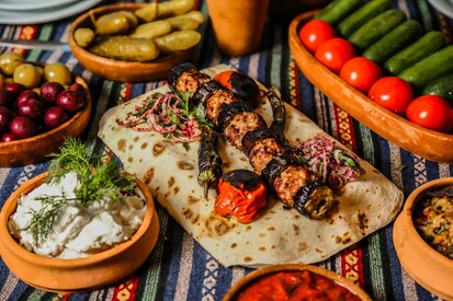 洋書 Azerbaijani Cuisine Azerbaijani Cookbook: Traditional Recipes from Azerbaijan