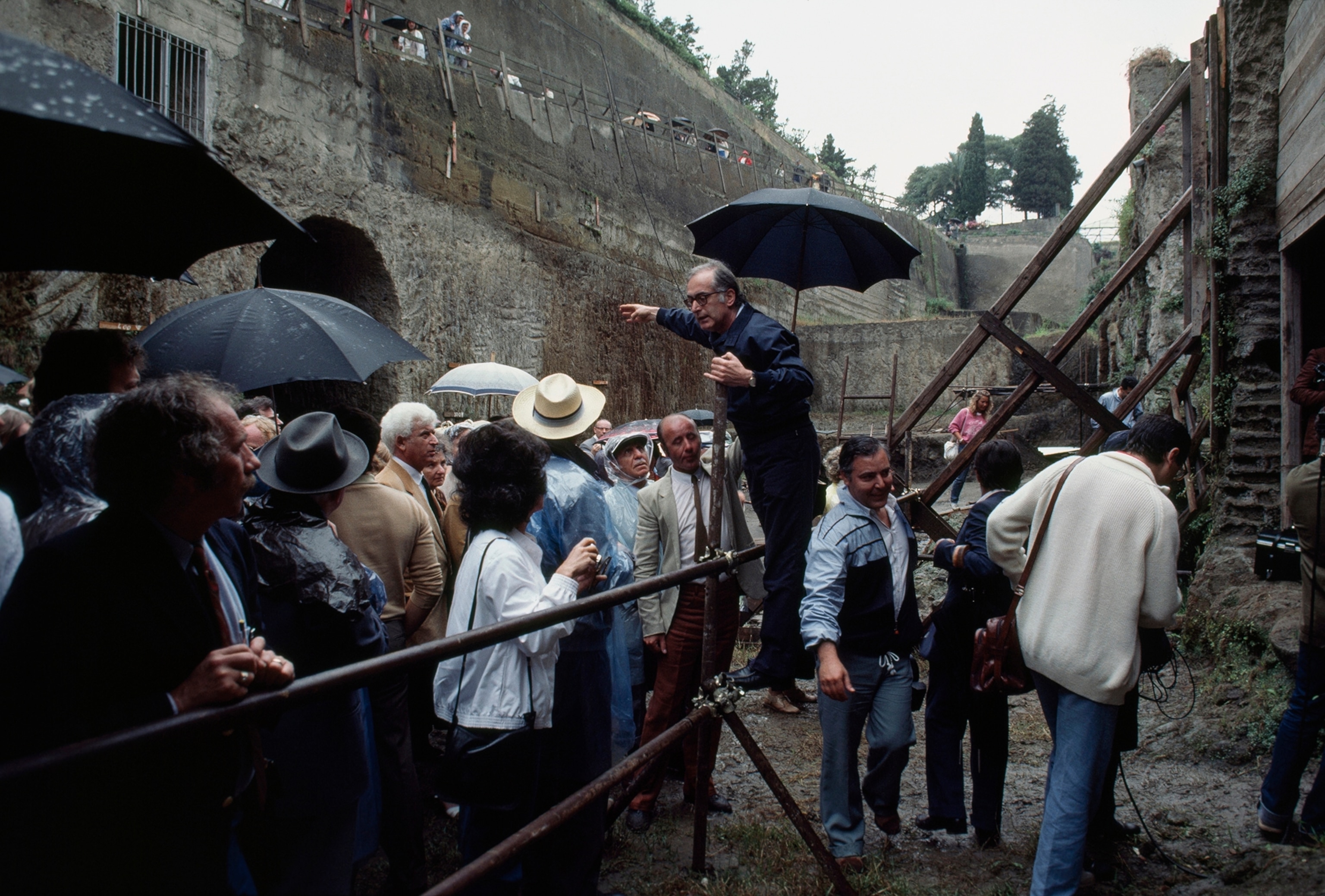 Scholars are briefed on the Roman city of Herculaneum.