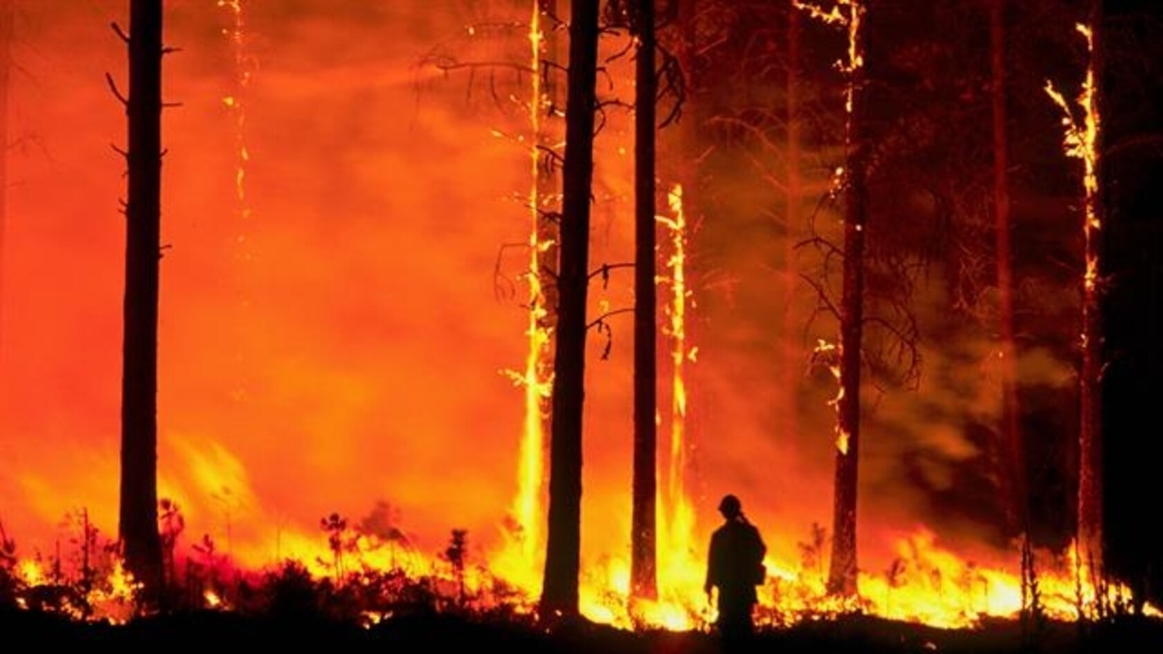 Firefighters Battle the Infernos of Climate Change, image size:1680x945