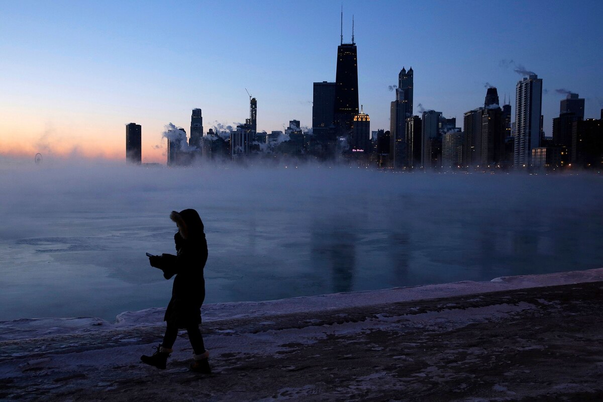 How the polar vortex created record subzero temperatures in the Midwest