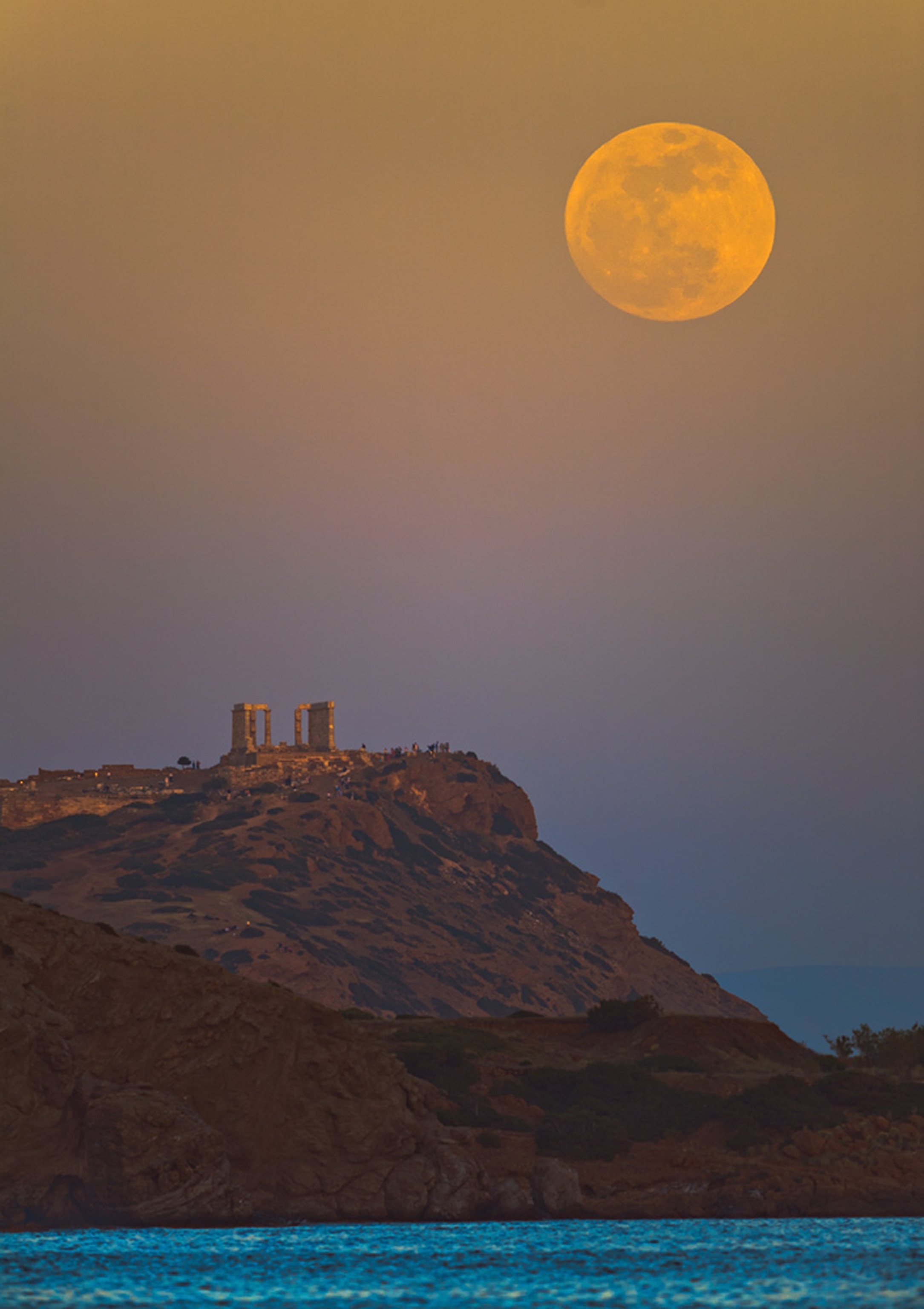 Supermoon picture: the full moon over Cape Sounion in Greece, 2012