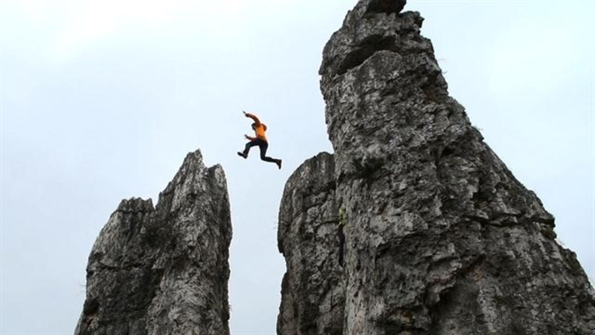 Empire of Rock Climbing China’s Karst Towers