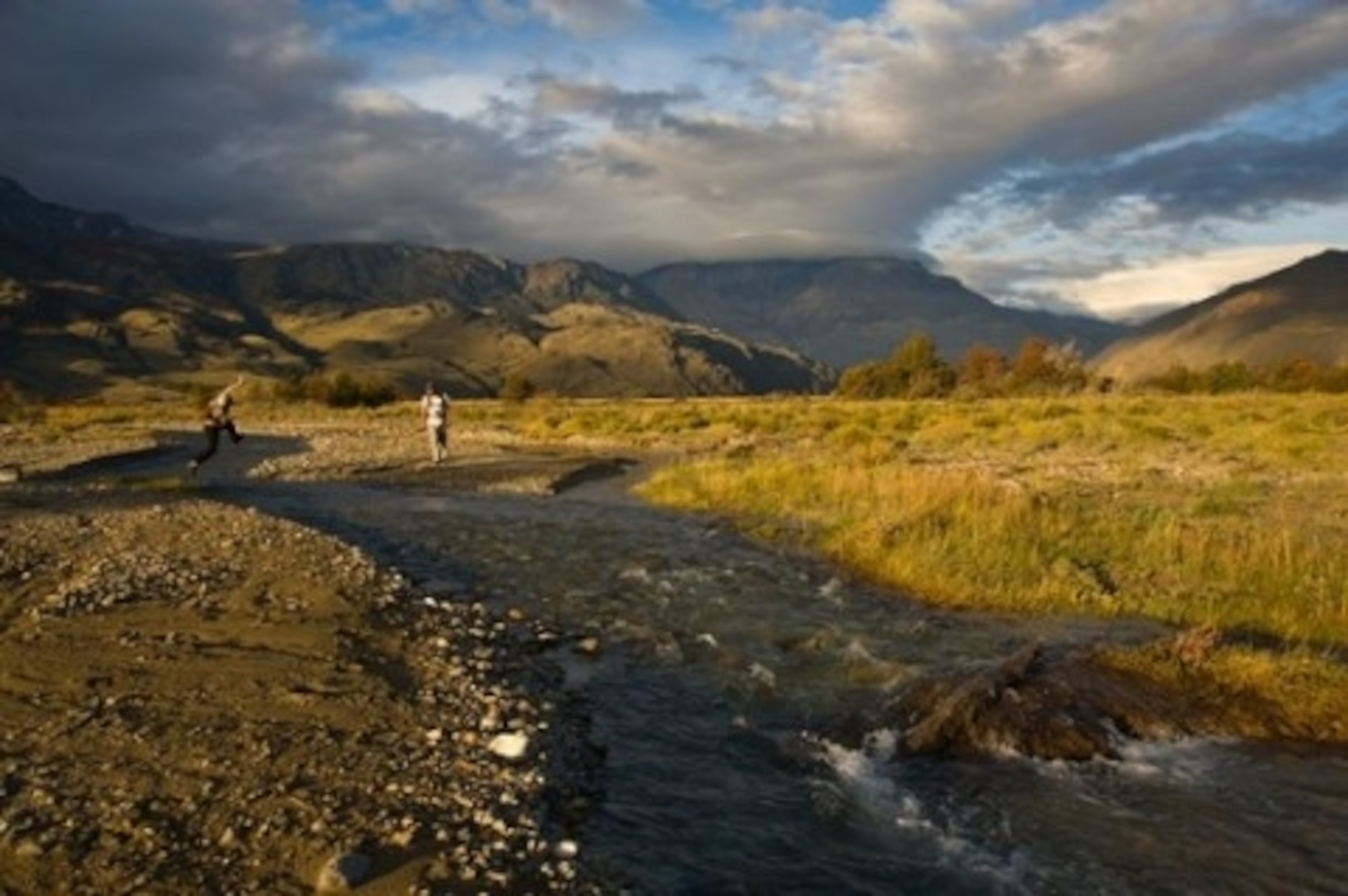 River Crossing in Valle Chacabuco