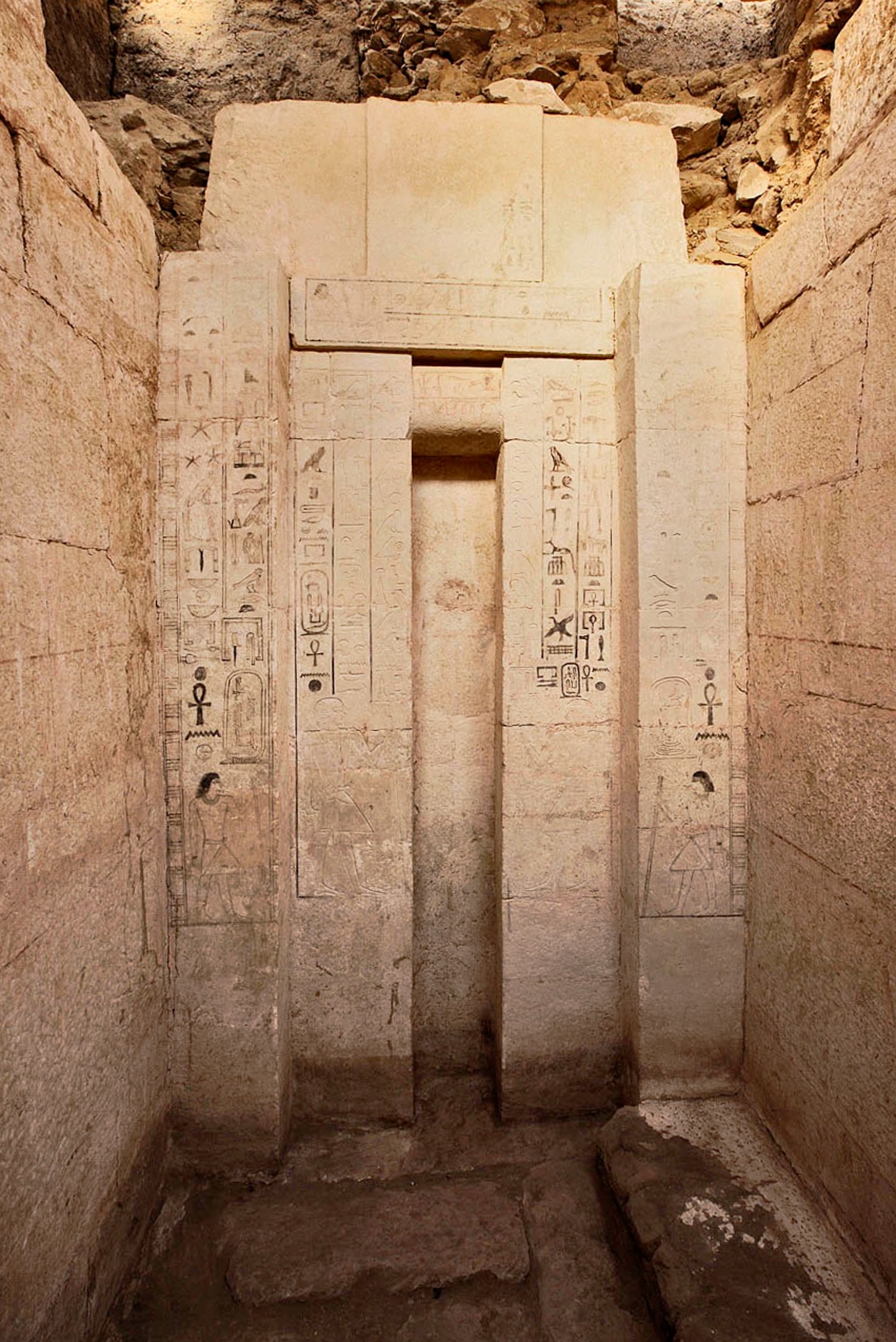 false door in newly discovered tomb of Shepseskaf ‘ankh, Head of the Physicians of Upper and Lower Egypt.
