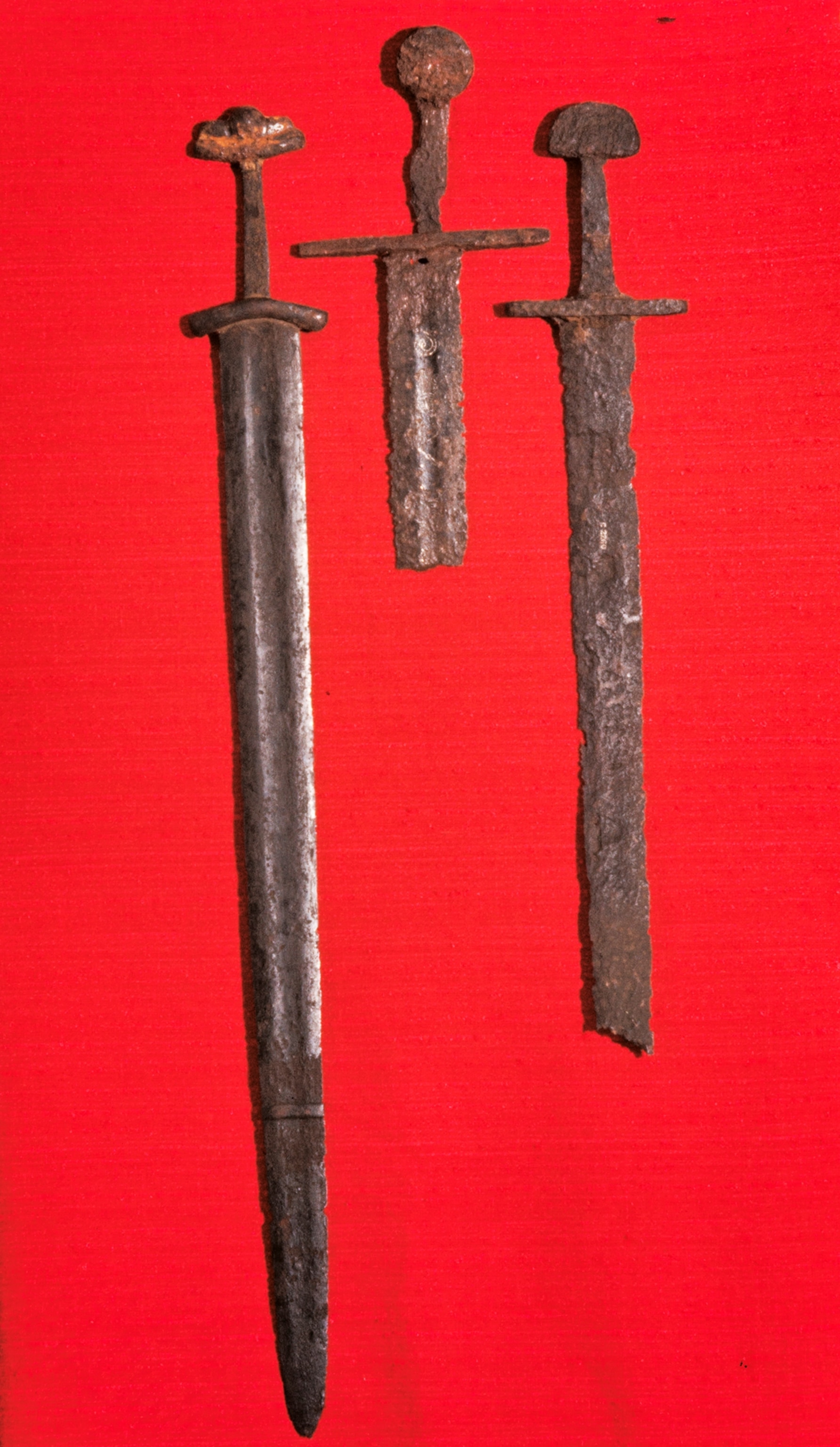 A sword found in the Thames River in 1905 dates from William I's era.