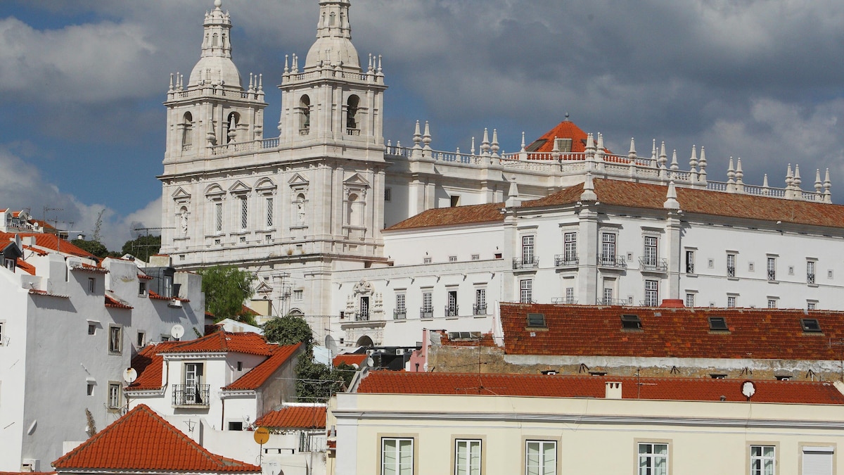 Lisbon Travel Guide