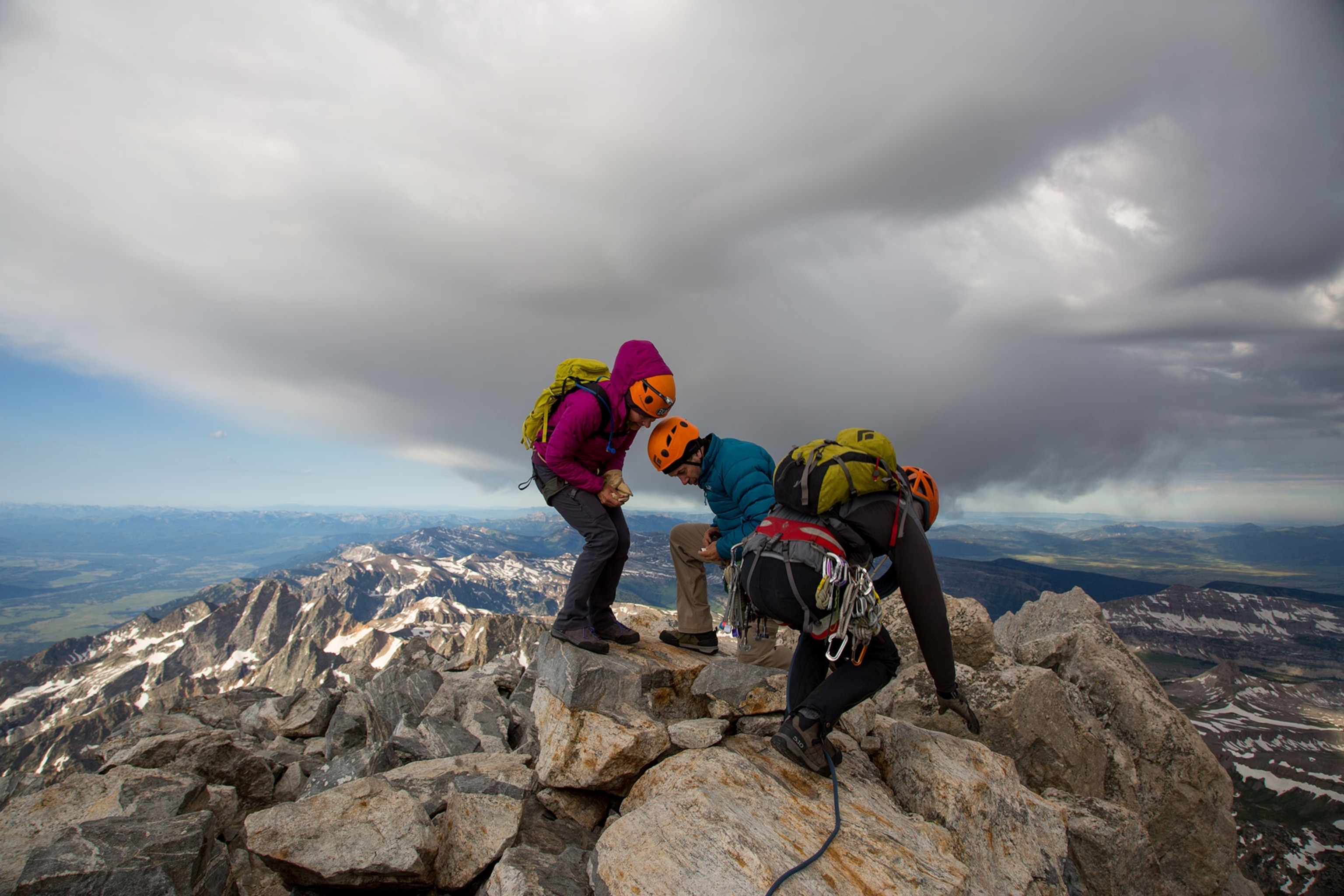Richie proposing to Ashley while friends help look for ring