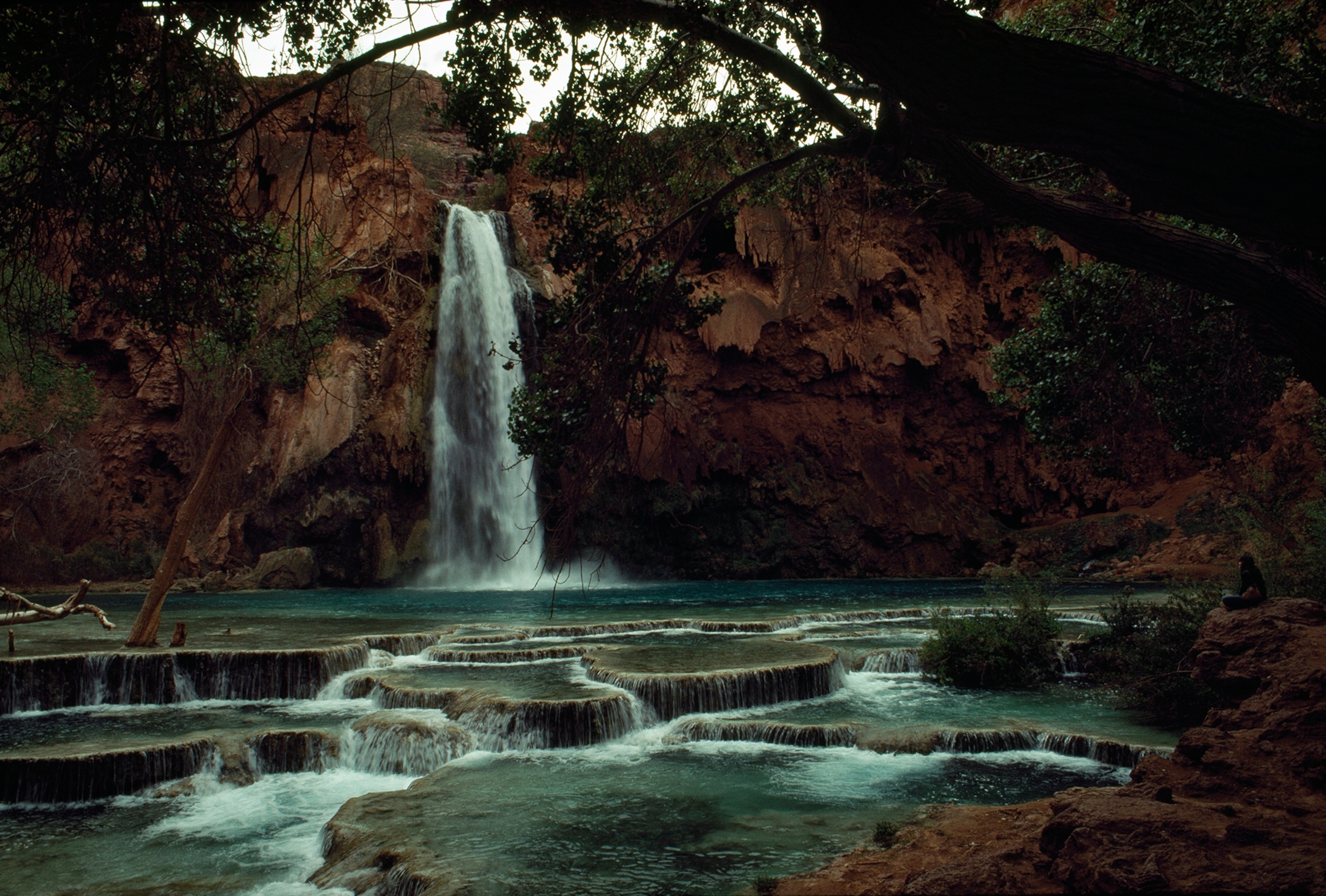 Havasu Creek, by depositing calcium, creates its own rockscape.
