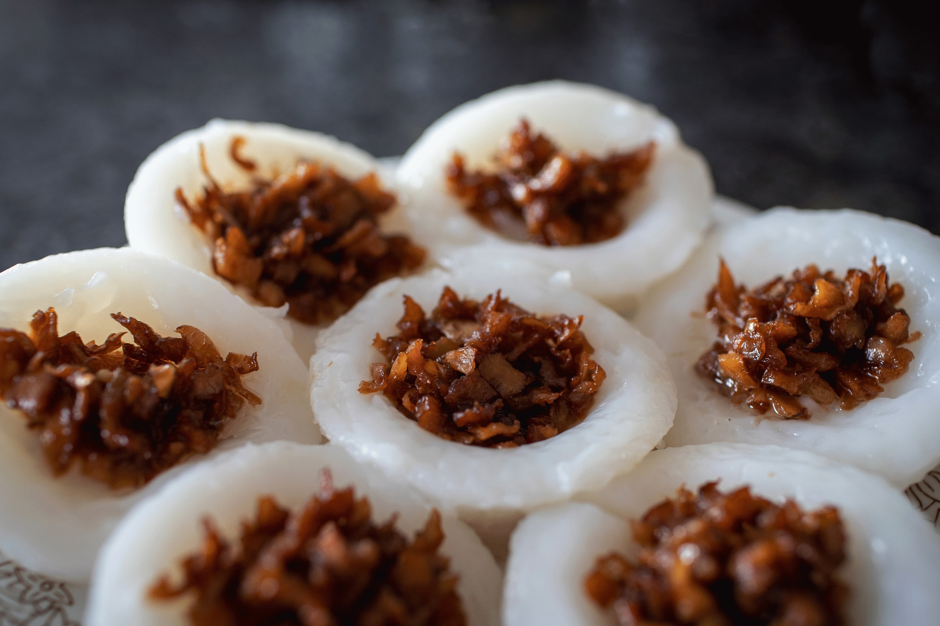 Chwee kueh (steamed rice cakes with preserved radish) can be eaten at Tiong Bahru Market and Food Centre, in the Tiong Bahru neighbourhood.