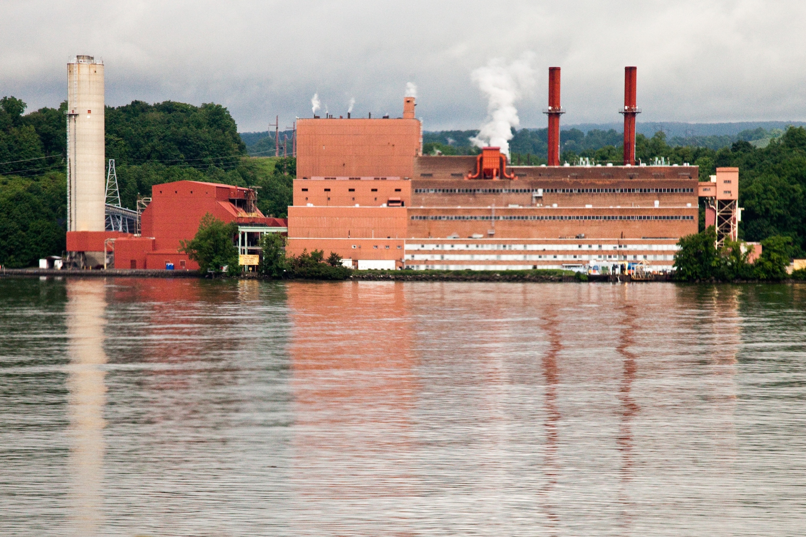 C565G6 Danskammer Power Generating Station, Hudson River, Newburgh, New York, USA