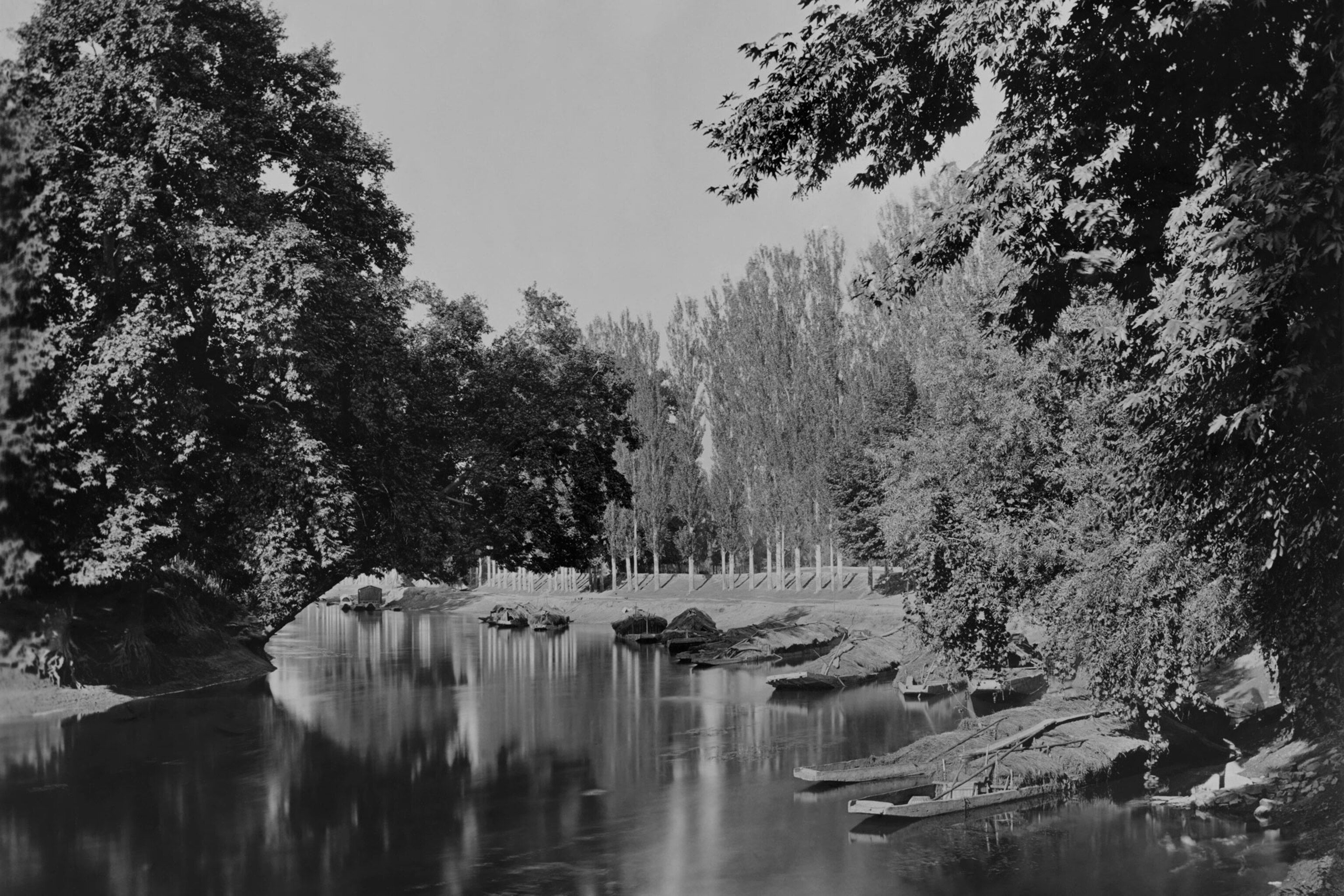 the entrance of Dal Canal in India