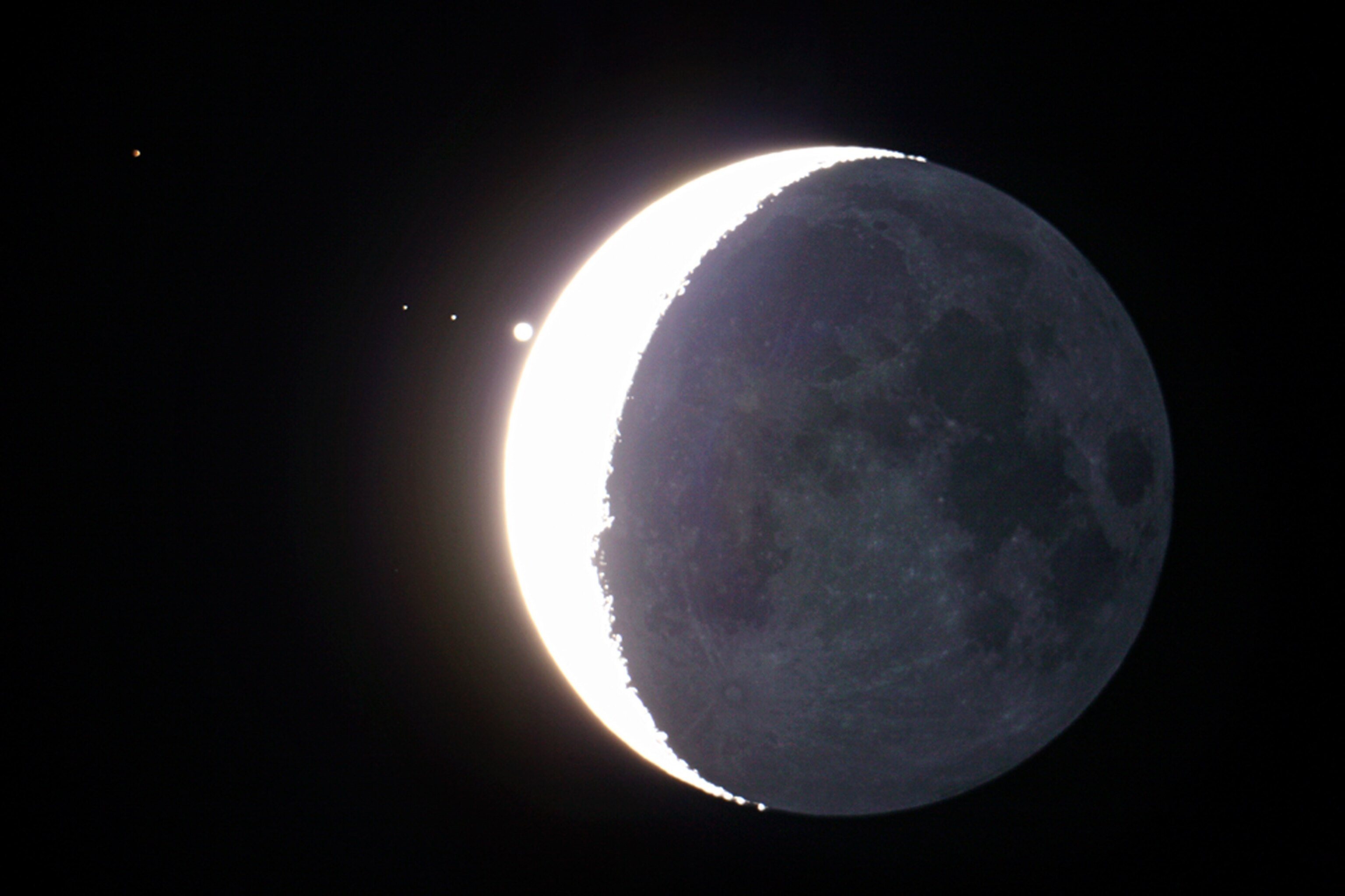 Conjunction picture: one of the week's best space pictures