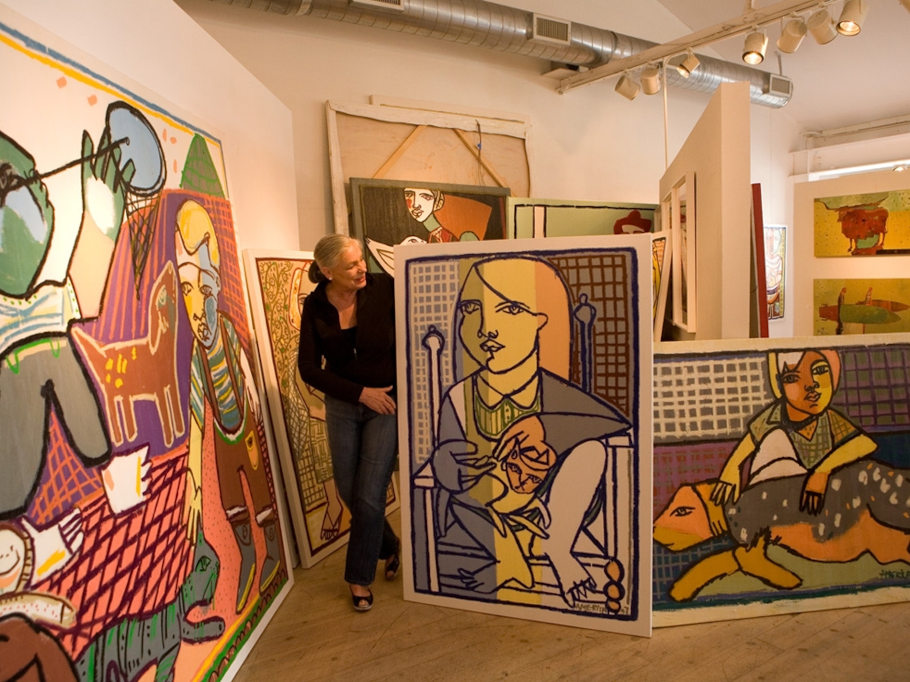 woman wandering through santa barbara gallery