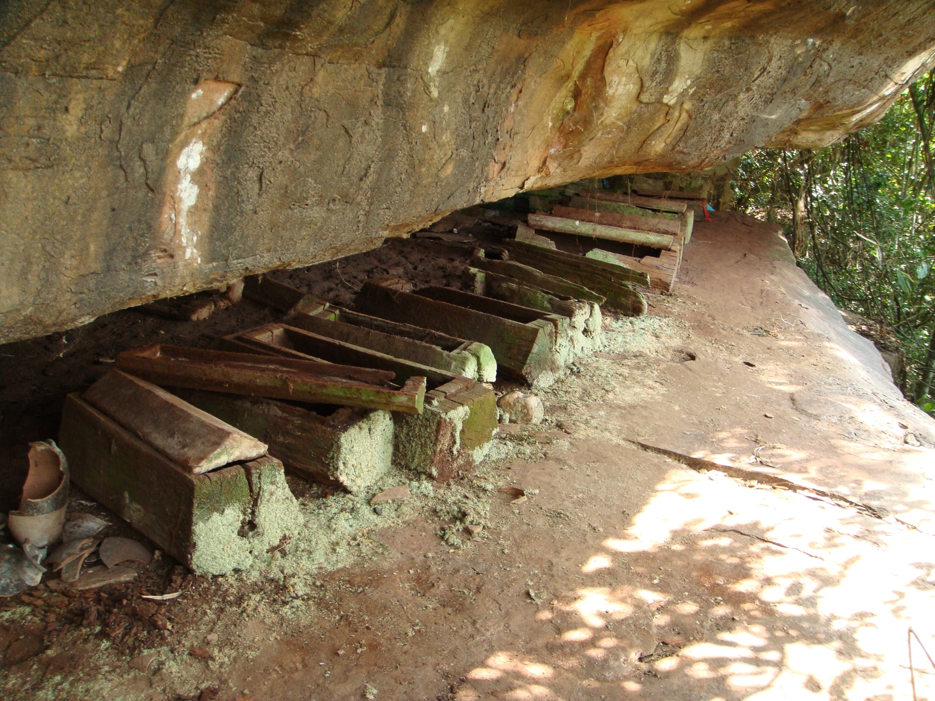 Log coffins picture: mountain burial in Cambodia
