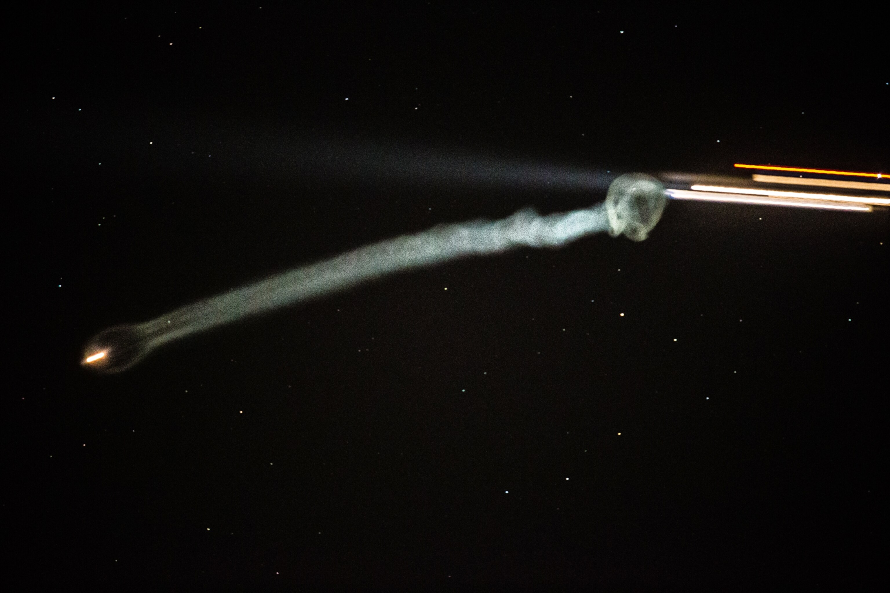 rocket smoke plume above Potomac River in Virginia